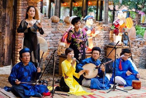 First ‘Don ca tai tu’ festival honors folk art of southerners  - ảnh 1